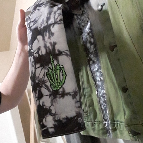 Custom Levi's denim jacket - Picture 3 of 5